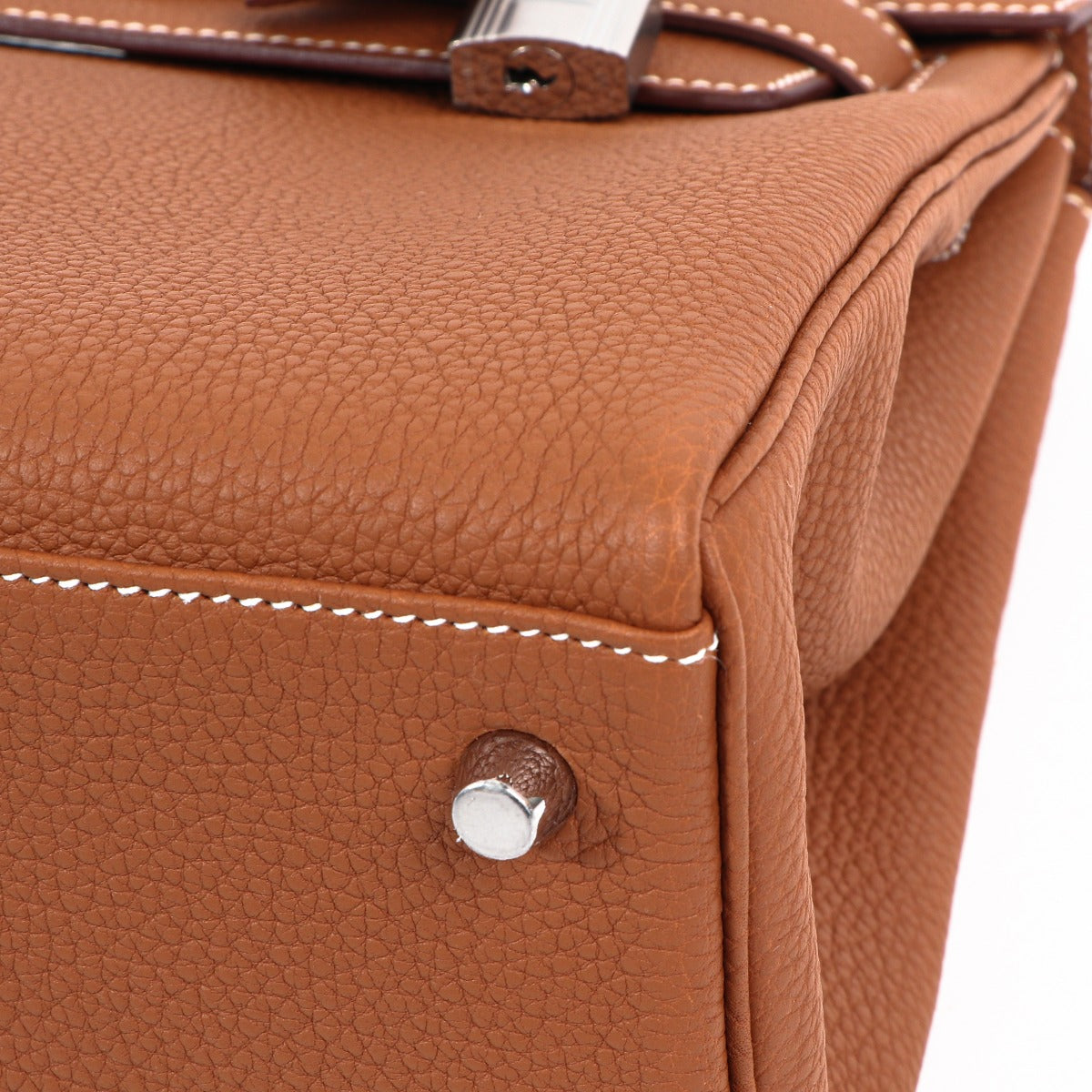 achetez seconde main Hermes Kelly 28 Togo Gold chez Labellov