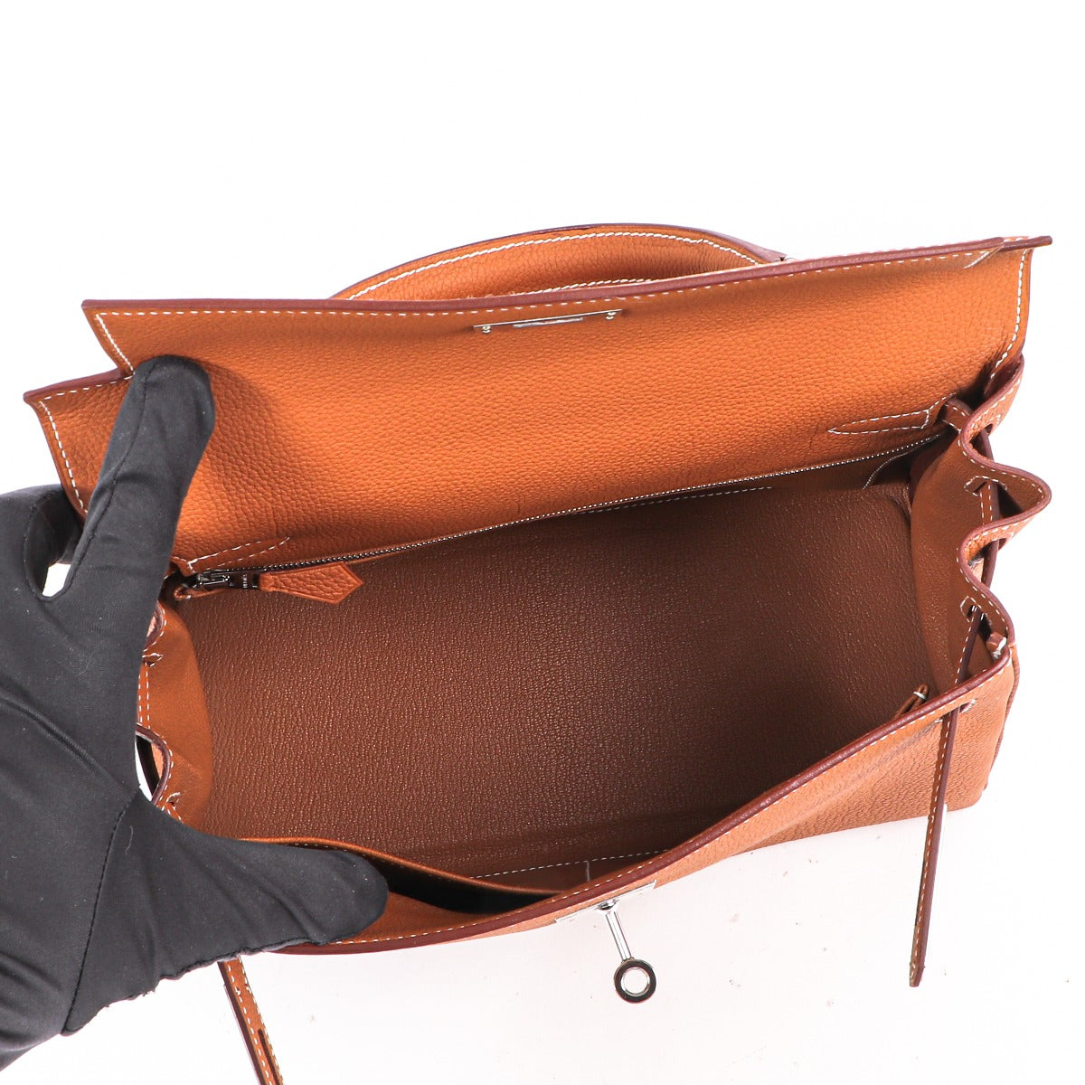 achetez seconde main Hermes Kelly 28 Togo Gold chez Labellov