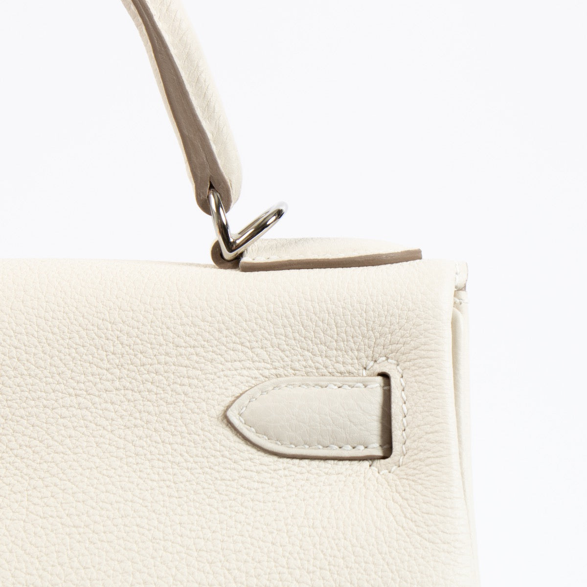 Shop authentic brand new store fresh 2024 Hermès Kelly 28 Craie Togo PHW on www.labellov.com