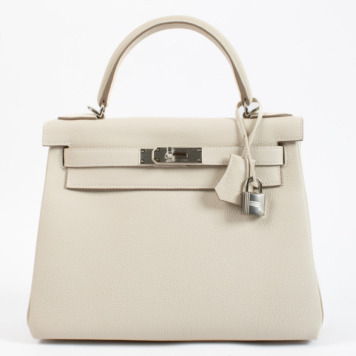 Shop authentic brand new store fresh 2024 Hermès Kelly 28 Craie Togo PHW on www.labellov.com