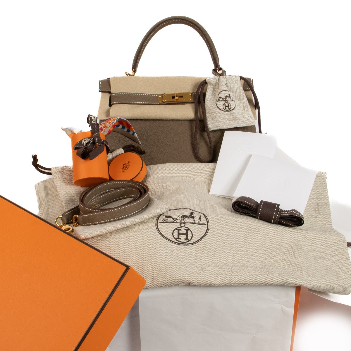 Shop brand new Hermès 2023 Kelly 28 Etoupe Togo on www.labellov.com
