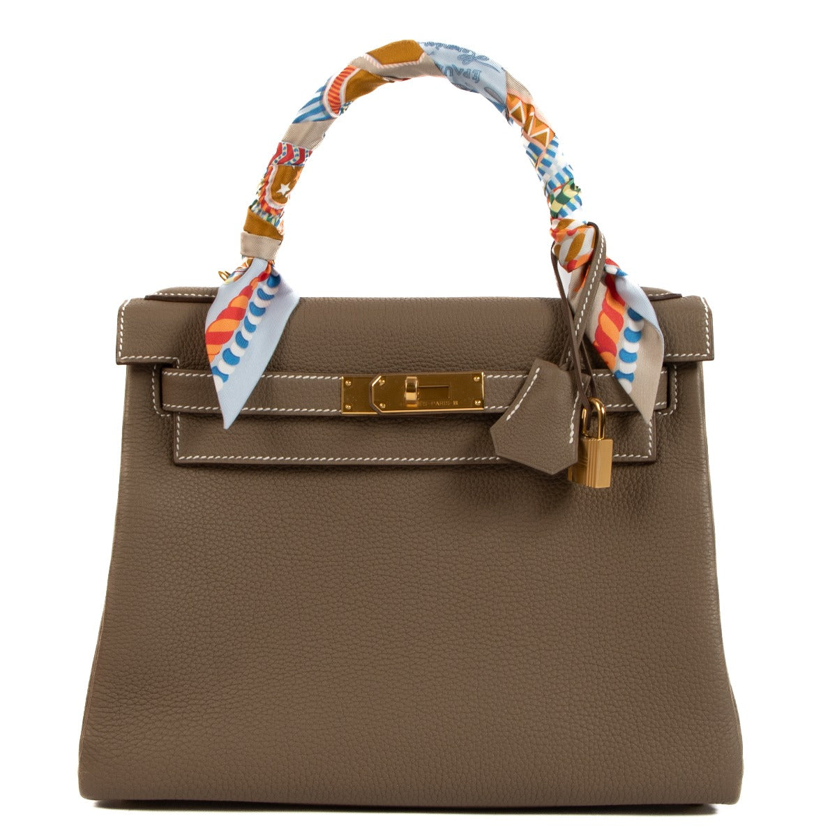 Shop brand new Hermès 2023 Kelly 28 Etoupe Togo on www.labellov.com