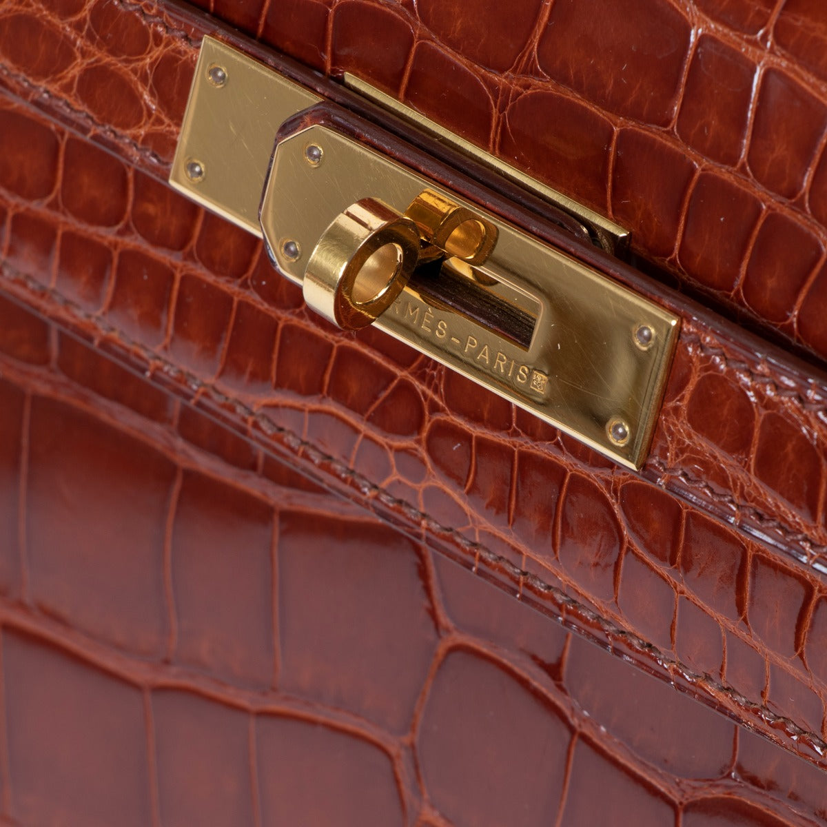 authentic second hand Hermès Kelly 32 Shiny Crocodile Porosus Miel Gold Hardware At labellov