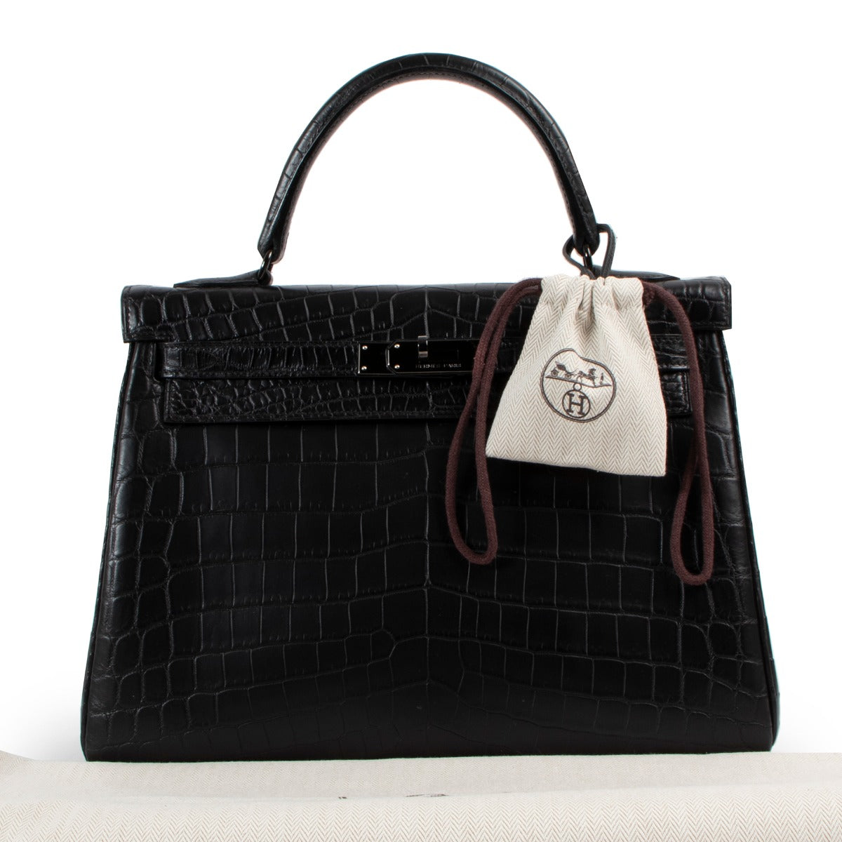 authentic second hand designer luxury vintage hermes kelly so black handbag only at labellov.com