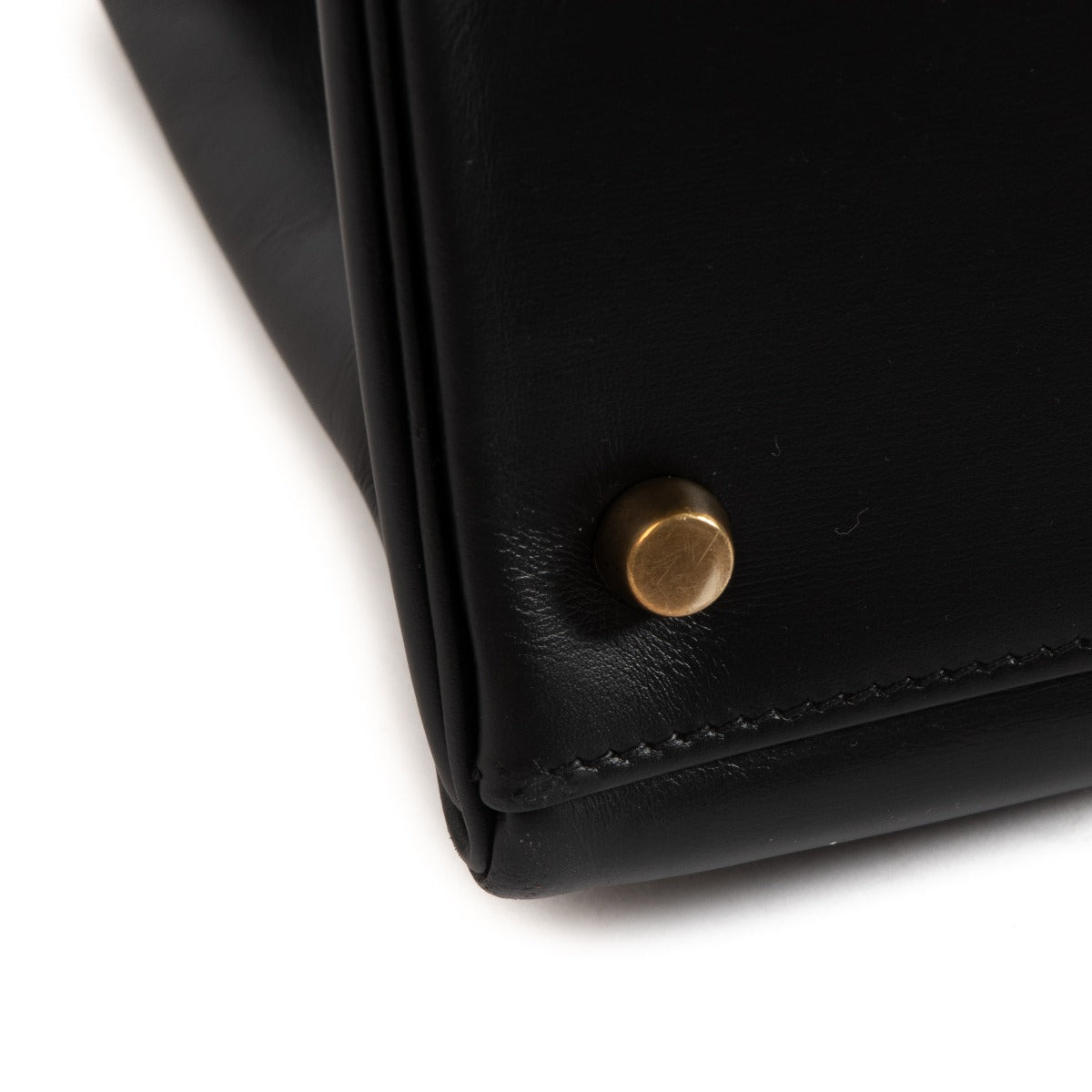 Authentic second hand Hermès Vintage Kelly 32 Black Box Gold Hardware on www.labellov.com