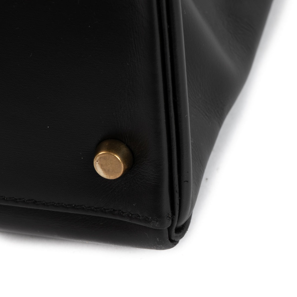 Authentic second hand Hermès Vintage Kelly 32 Black Box Gold Hardware on www.labellov.com
