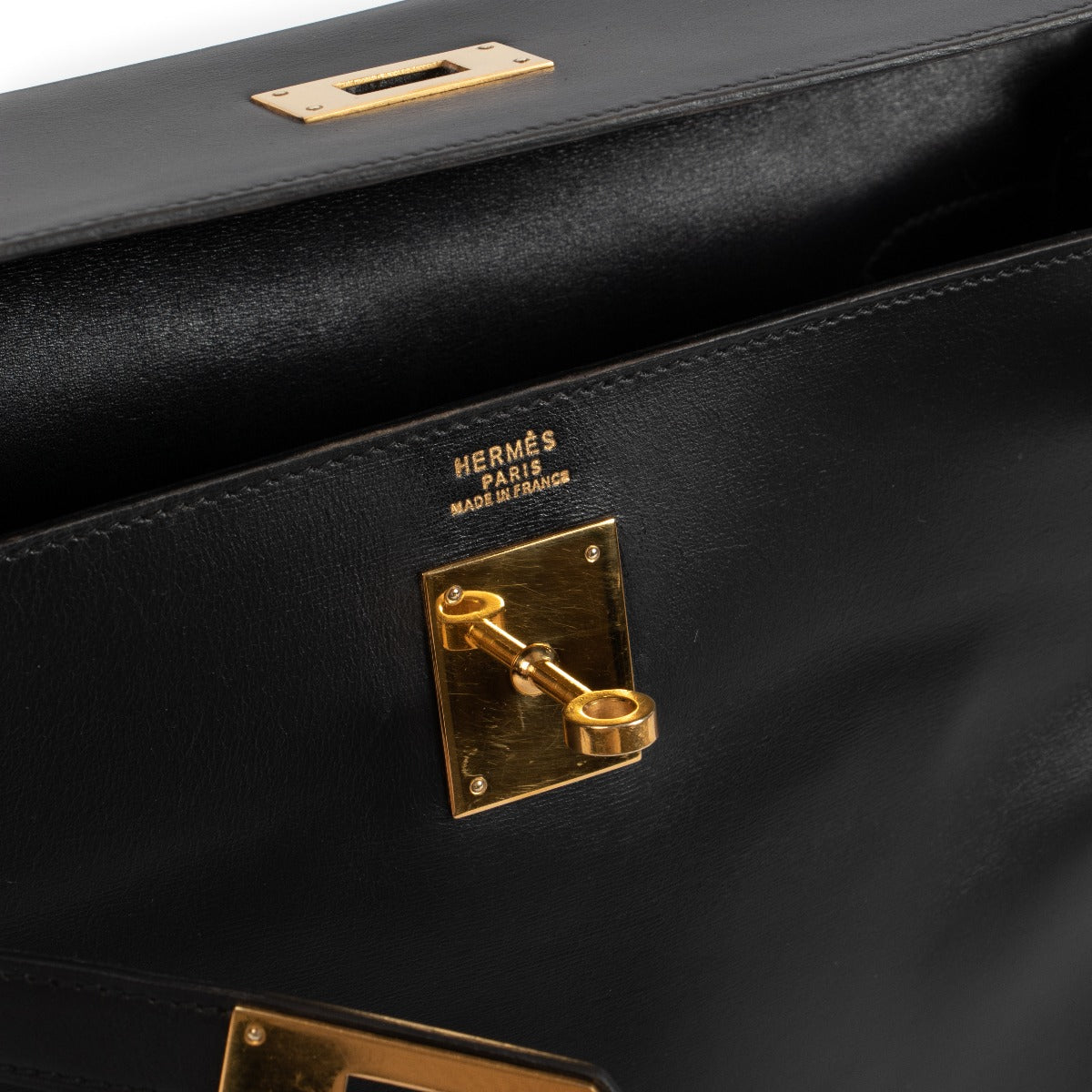 Hermes vintage Kelly 32 logo stamp detail