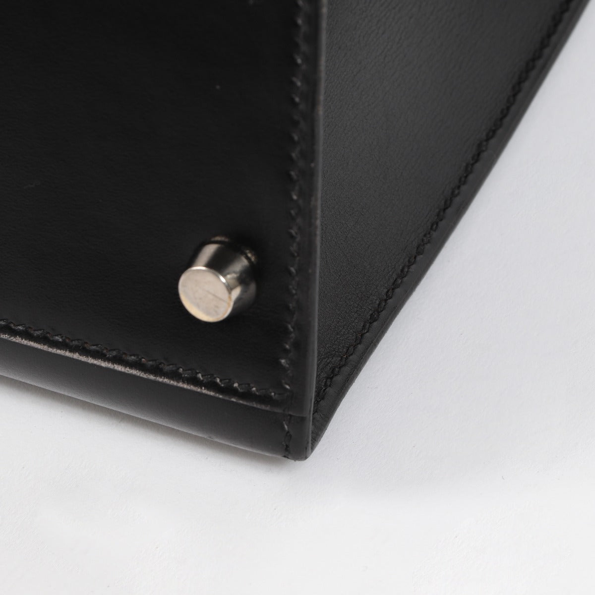 Achetez seconde main Hermes Kelly Vintage dans labellov.com
