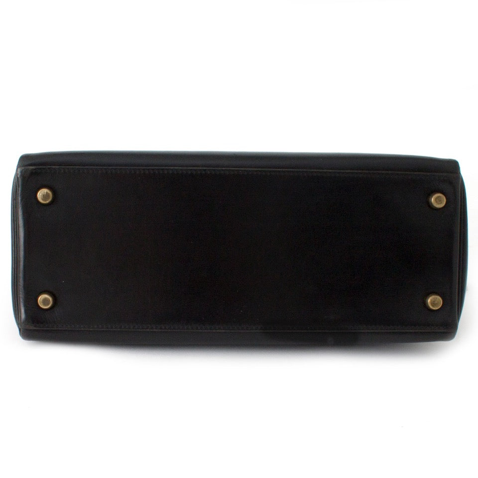Buy authentic Hermes Kelly Black at the right price at LabelLOV vintage webshop. Luxe, vintage, fashion. Safe and secure online shopping. Antwerp, Belgium.