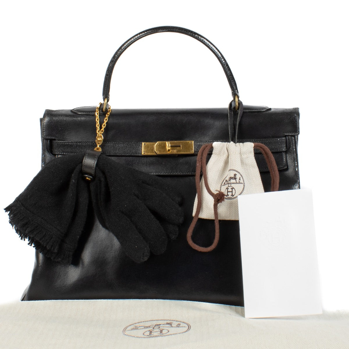 100% authentic Hermès Vintage Kelly 35 Black Box GHW for the best price at Labellov. Shop and sell at Labellov secondhand luxury in Antwerp. We buy and sell your authentic designer bags.