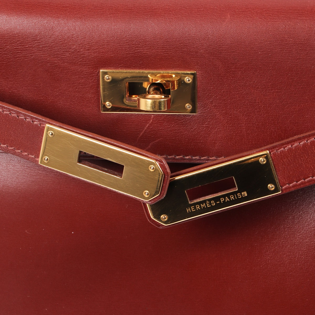 Koop tweedehands Hermes Kelly 28 op labellov.com