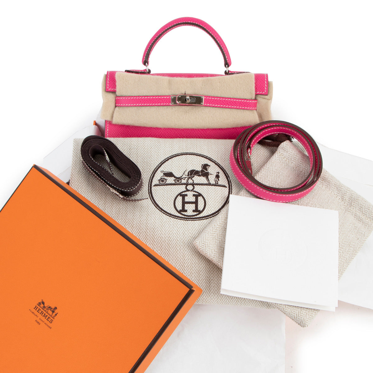 Hermès Micro Kelly 15 Rose Tyrien Epsom PHW aan de beste prijs bij Labellov tweedehands luxe in Antwerpen.