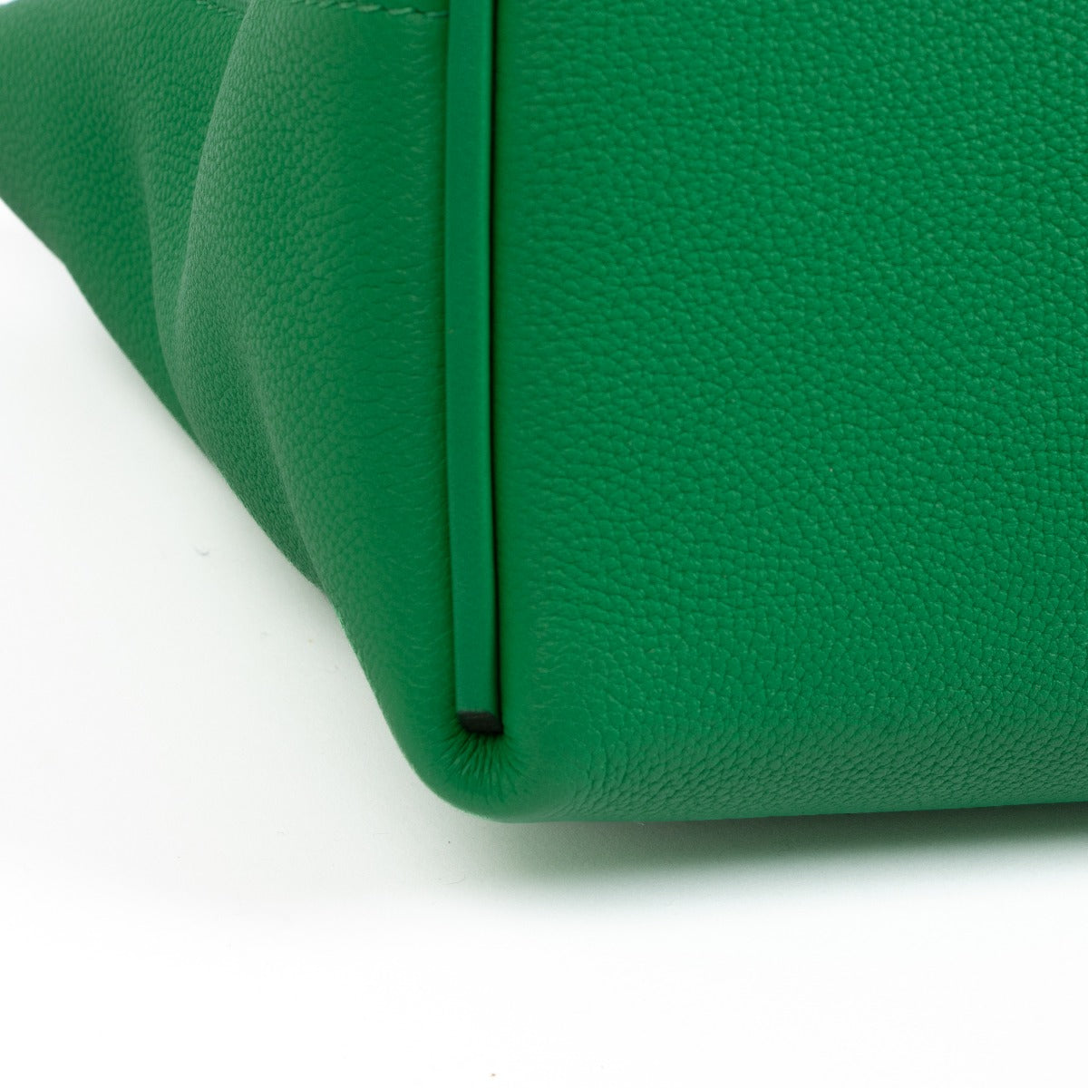 Authentic second hand Hermès 24/24 Green Vert Bamboo on www.labellov.com