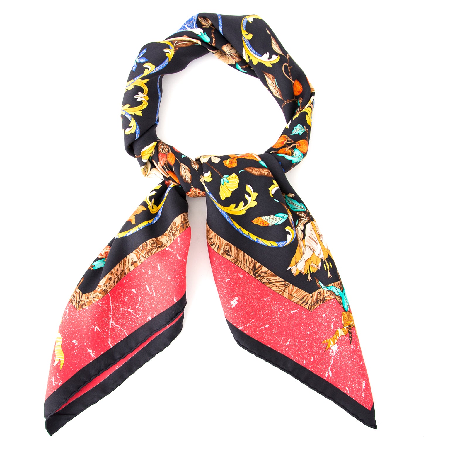 Buy authentic Hermès scarf at the right price at LabelLOV vintage webshop. Luxe, vintage, fashion. Safe and secure online shopping. Antwerp, Belgium.