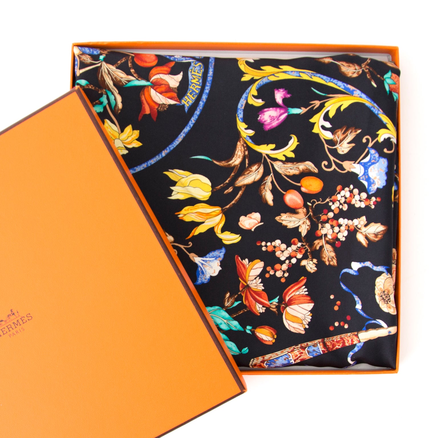 Acheter Hermès foulard en ligne au LabelLOV. De façon sécurisée. Vintage, mode. Anvers, Belgique.