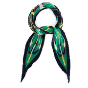 Buy Hermès Carré Plissé Green and dark blue at the right price at LabelLOV vintage webshop. Luxe, vintage, fashion. Safe and secure online shopping. Antwerp, Belgium.