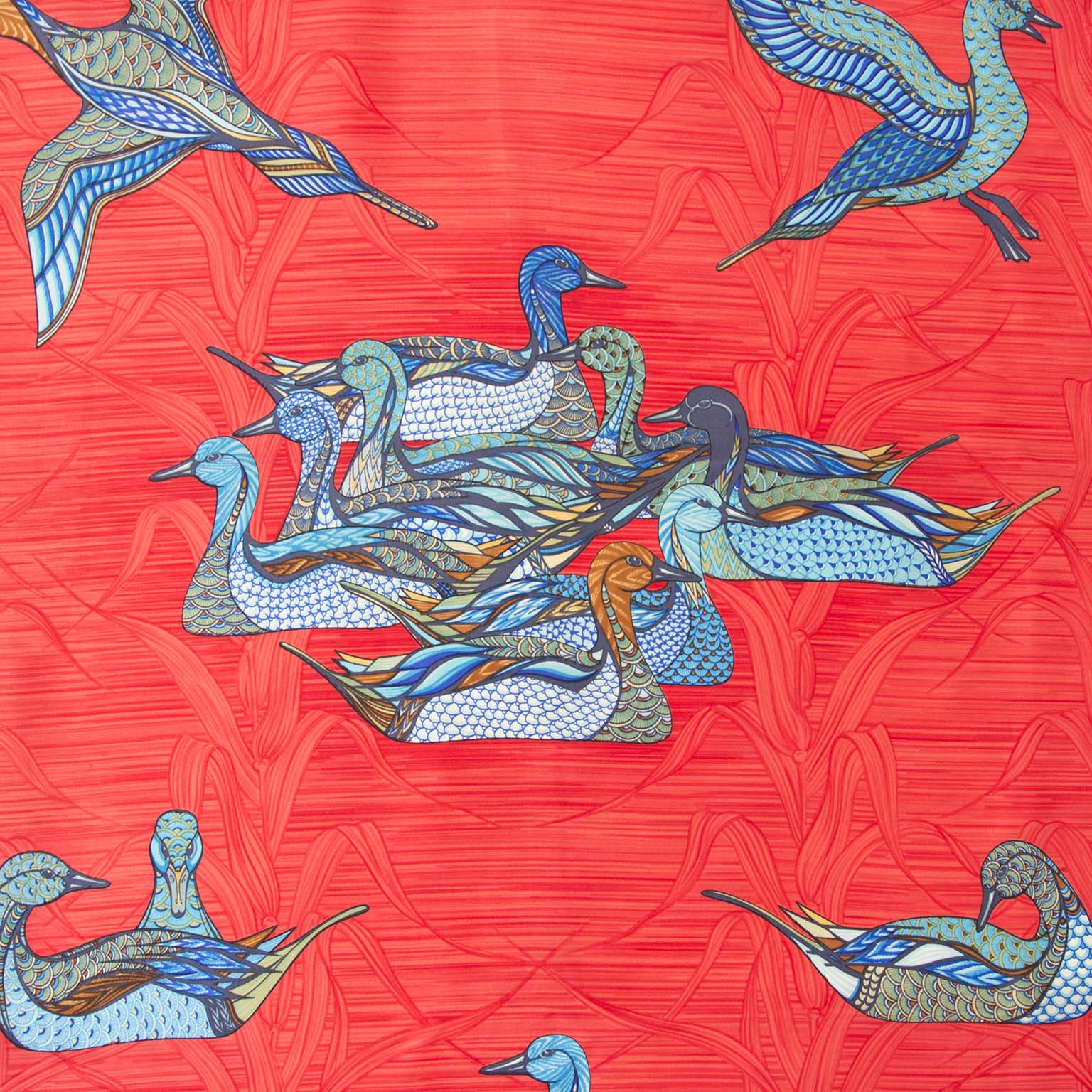 Buy authentic Hermès scarf at the right price at LabelLOV vintage webshop. Luxe, vintage, fashion. Safe and secure online shopping. Antwerp, Belgium.