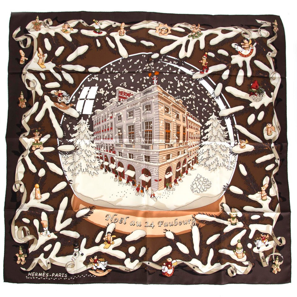 Buy Hermès carré de soire Noël 24 Faubourg 100% silk at the right price at LabelLOV vintage webshop. Luxe, vintage, fashion. Safe and secure online shopping. Antwerp, Belgium.