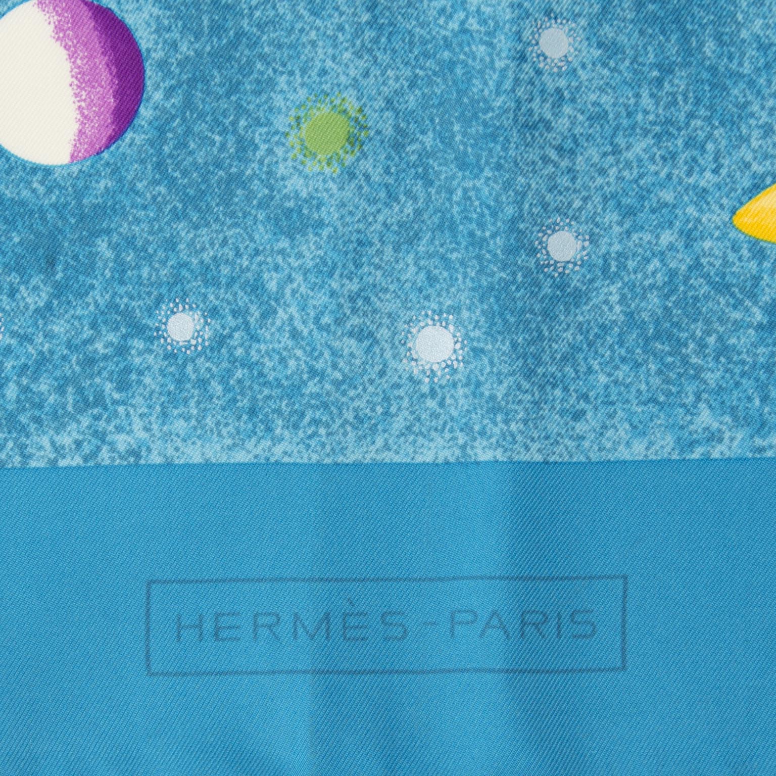 Acheter Hermès foulard en ligne au LabelLOV. De façon sécurisée. Vintage, mode. Anvers, Belgique.