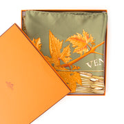 Authentieke Hermès sjaal voor de juiste prijs bij LabelLOV vintage webshop. Veilig online winkelen. Luxe, vintage, mode. Antwerpen, België.