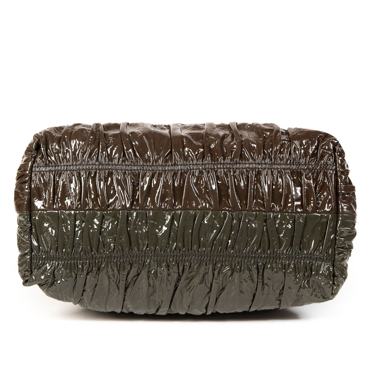 Koop deze authentieke tweedehands vintage Prada Duotone Patent Leather Tote Bag bij online webshop LabelLOV.