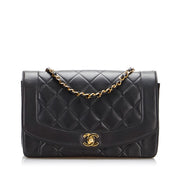 Shop safe online at Labellov in Antwerp, Brussels and Knokke this 100% authentic second hand Chanel Black Leather Diana Flap Crossbody