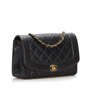 Shop safe online at Labellov in Antwerp, Brussels and Knokke this 100% authentic second hand Chanel Black Leather Diana Flap Crossbody