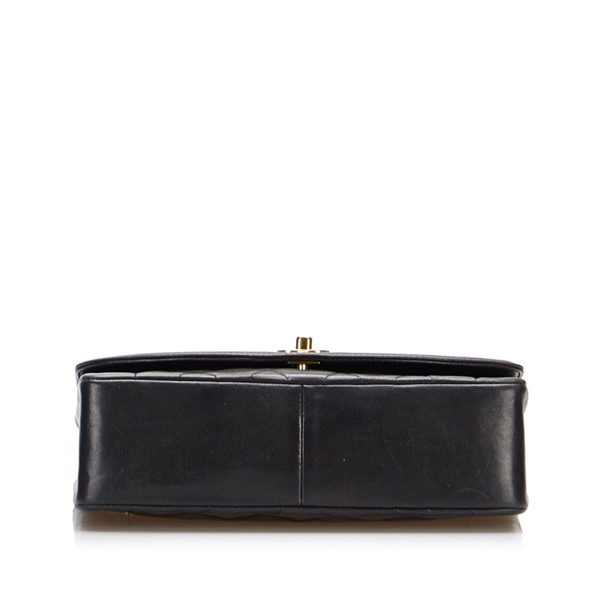 Shop safe online at Labellov in Antwerp, Brussels and Knokke this 100% authentic second hand Chanel Black Leather Diana Flap Crossbody