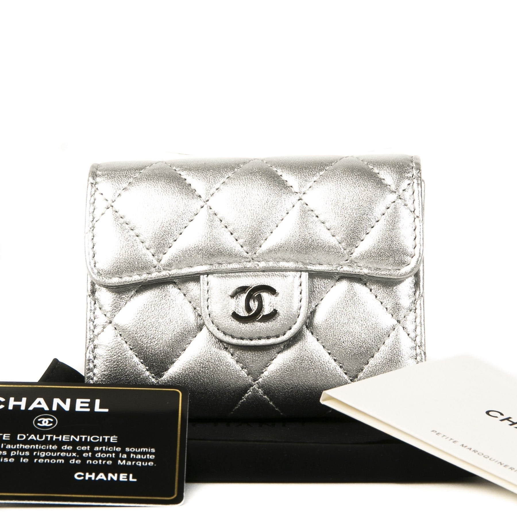 Chanel Metallic Silver Quilted Leather Coins Wallet for the best price at Labellov