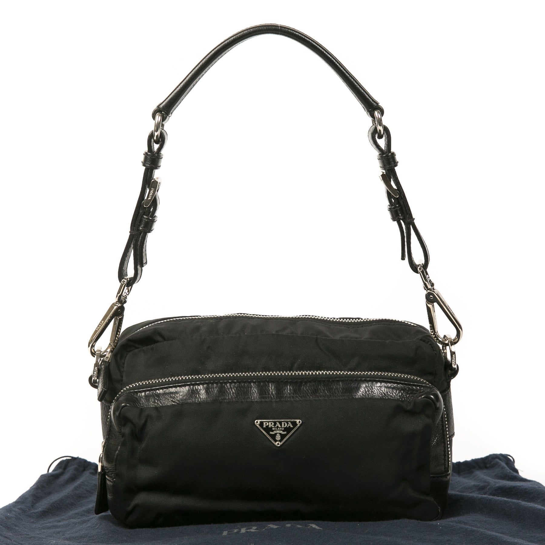 Authentieke Tweedehands Prada Black Nylon Shoulder Bag Small juiste prijs veilig online shoppen luxe merken webshop winkelen Antwerpen België mode fashion