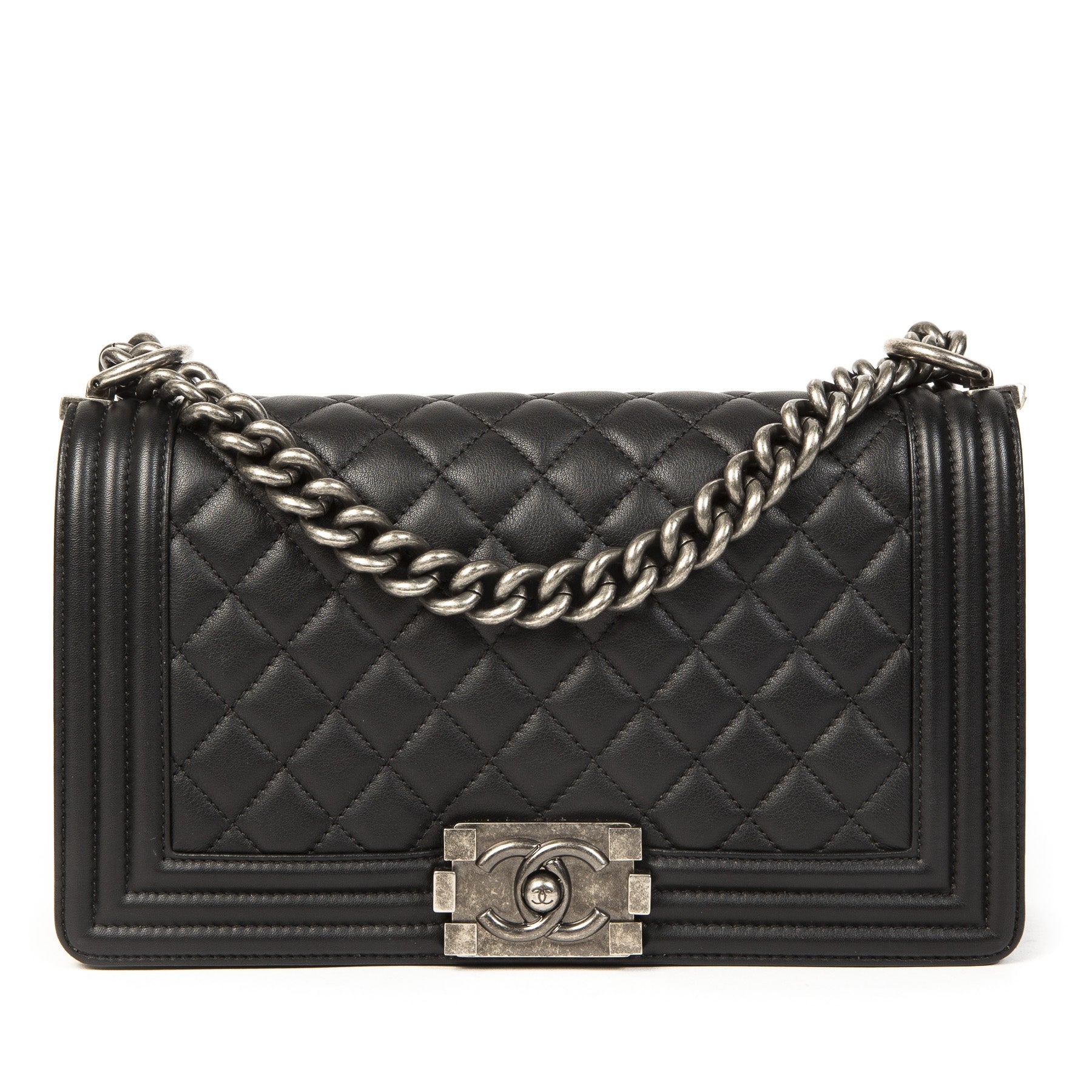 Chanel Black Medium Boy Bag for the best price at Labellov secondhand luxury in Antwerp