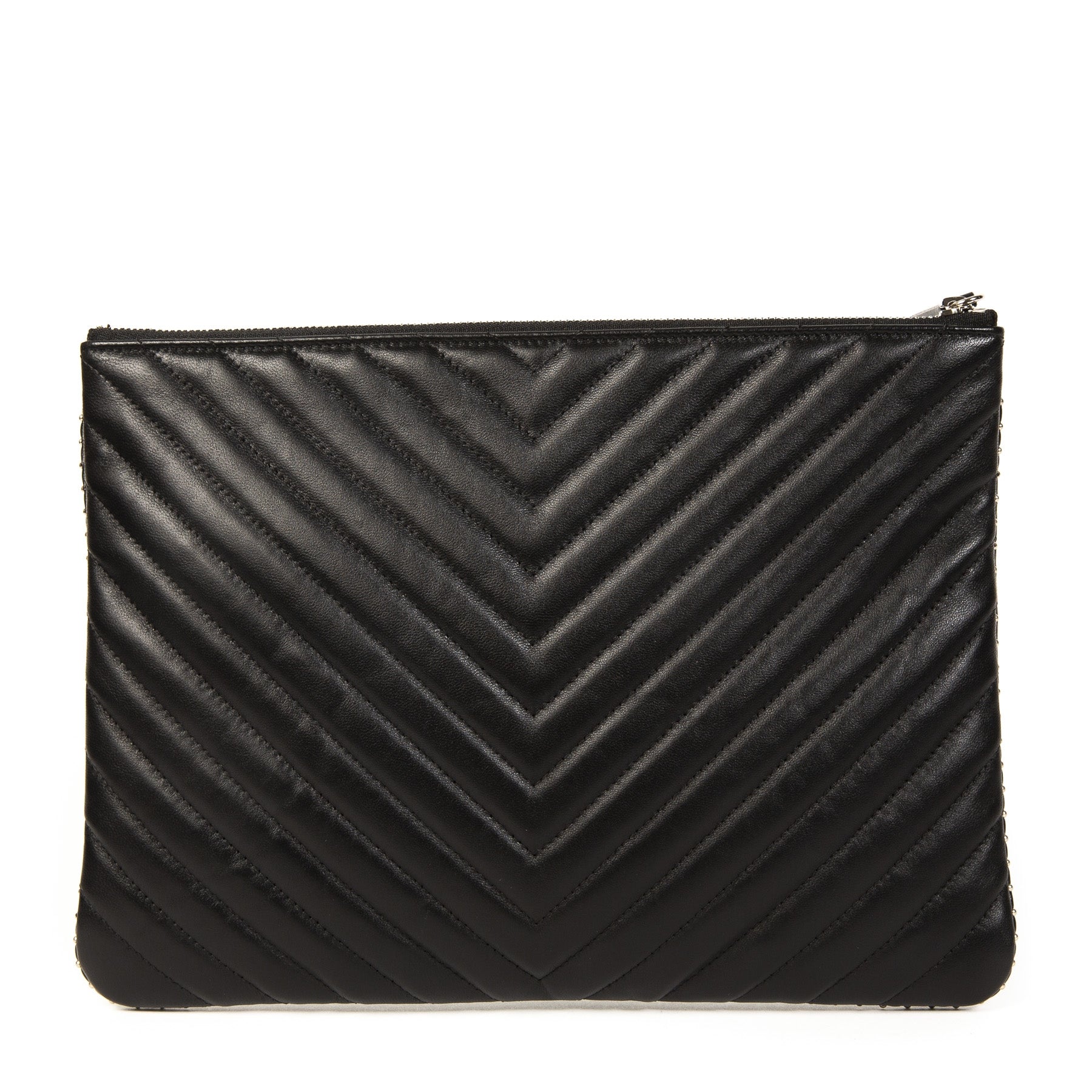 Authentieke tweedehands vintage Chanel Black Leather CC Clutch with Silver Studs koop online webshop LabelLOV