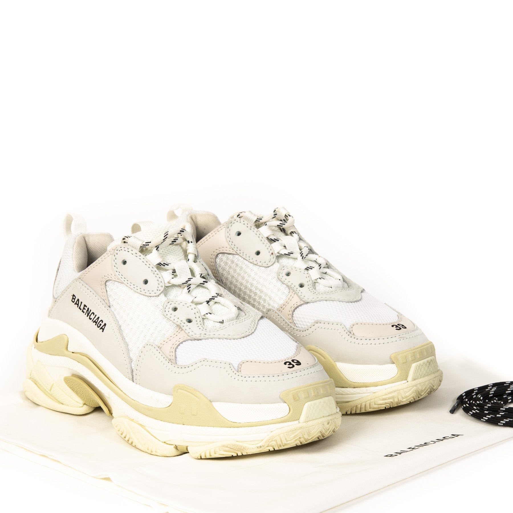 Authentieke Tweedehands Balenciaga White Triple S Sneakers juiste prijs veilig online shoppen luxe merken webshop winkelen Antwerpen België