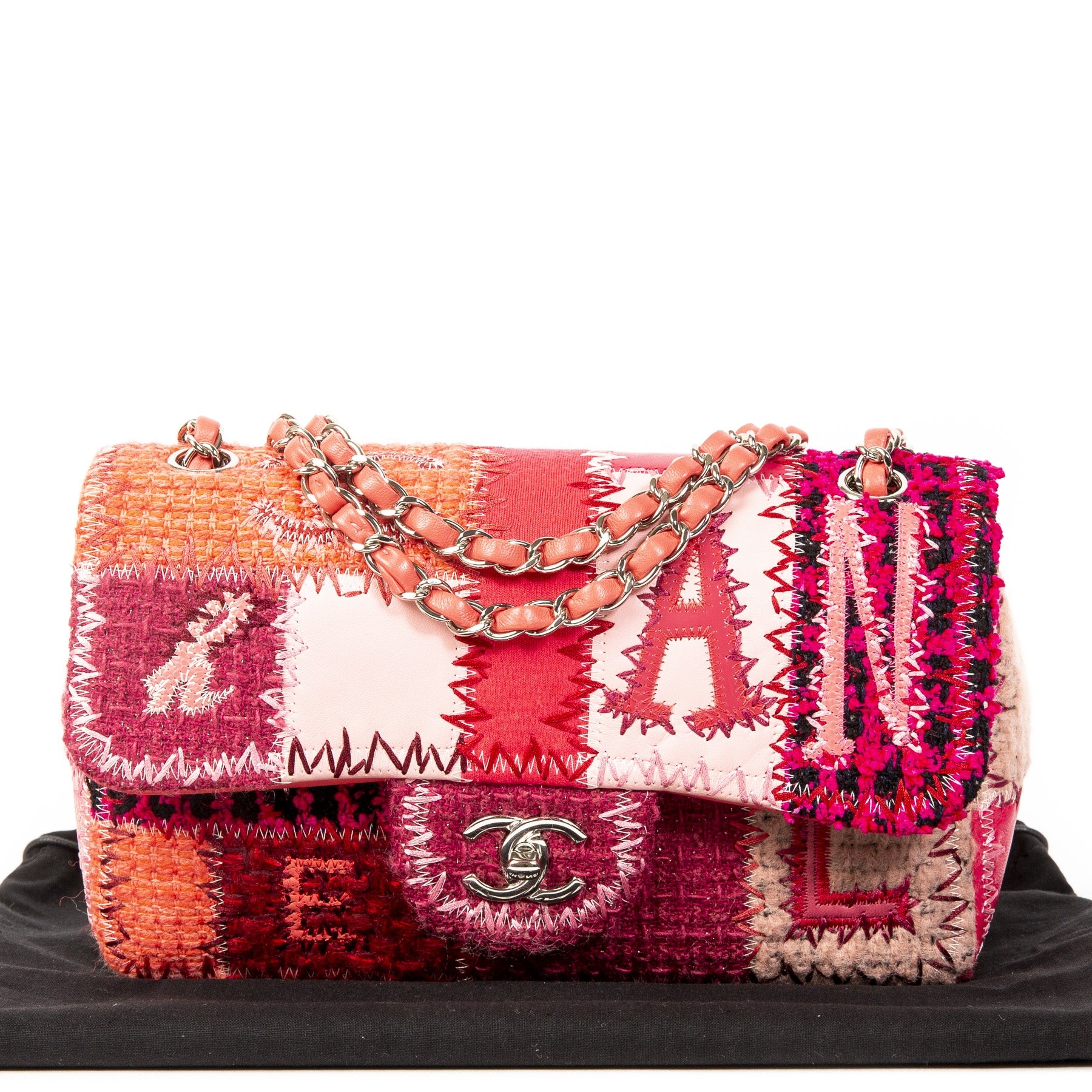 Authentieke Tweedehands Chanel Red Tweed Patchwork Flap Bag Medium juiste prijs veilig online shoppen luxe merken webshop winkelen Antwerpen België mode fashion