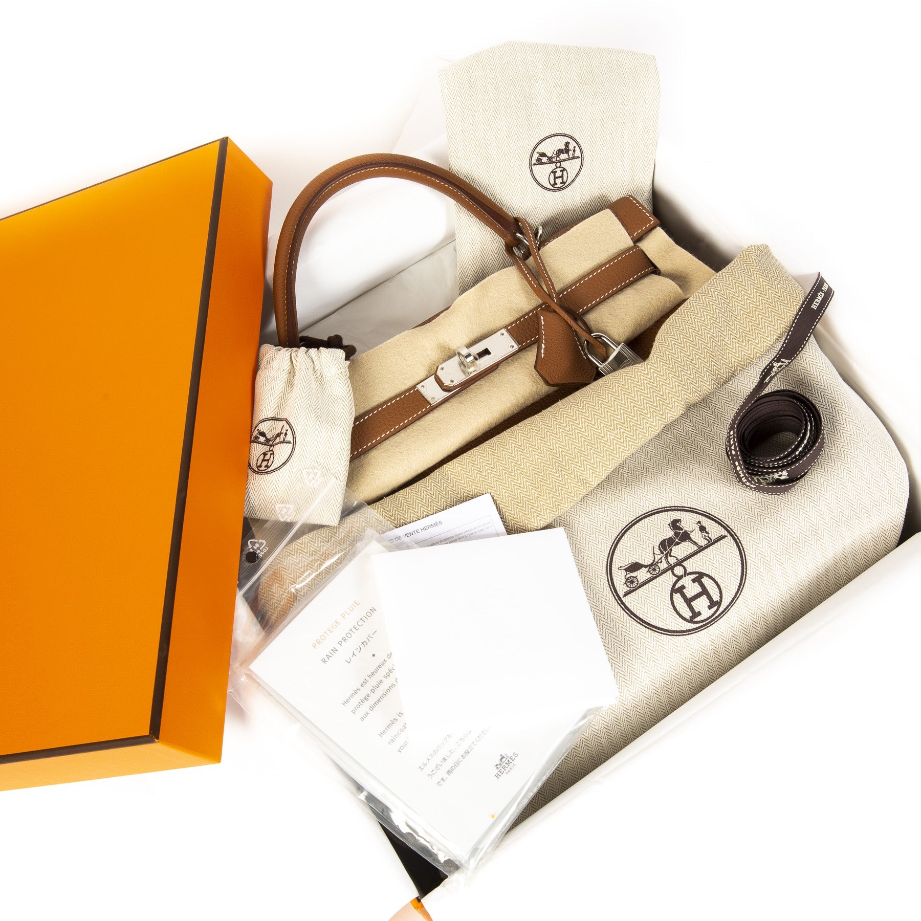 brand new and store fresh designer Hermes bag available online at Labellov