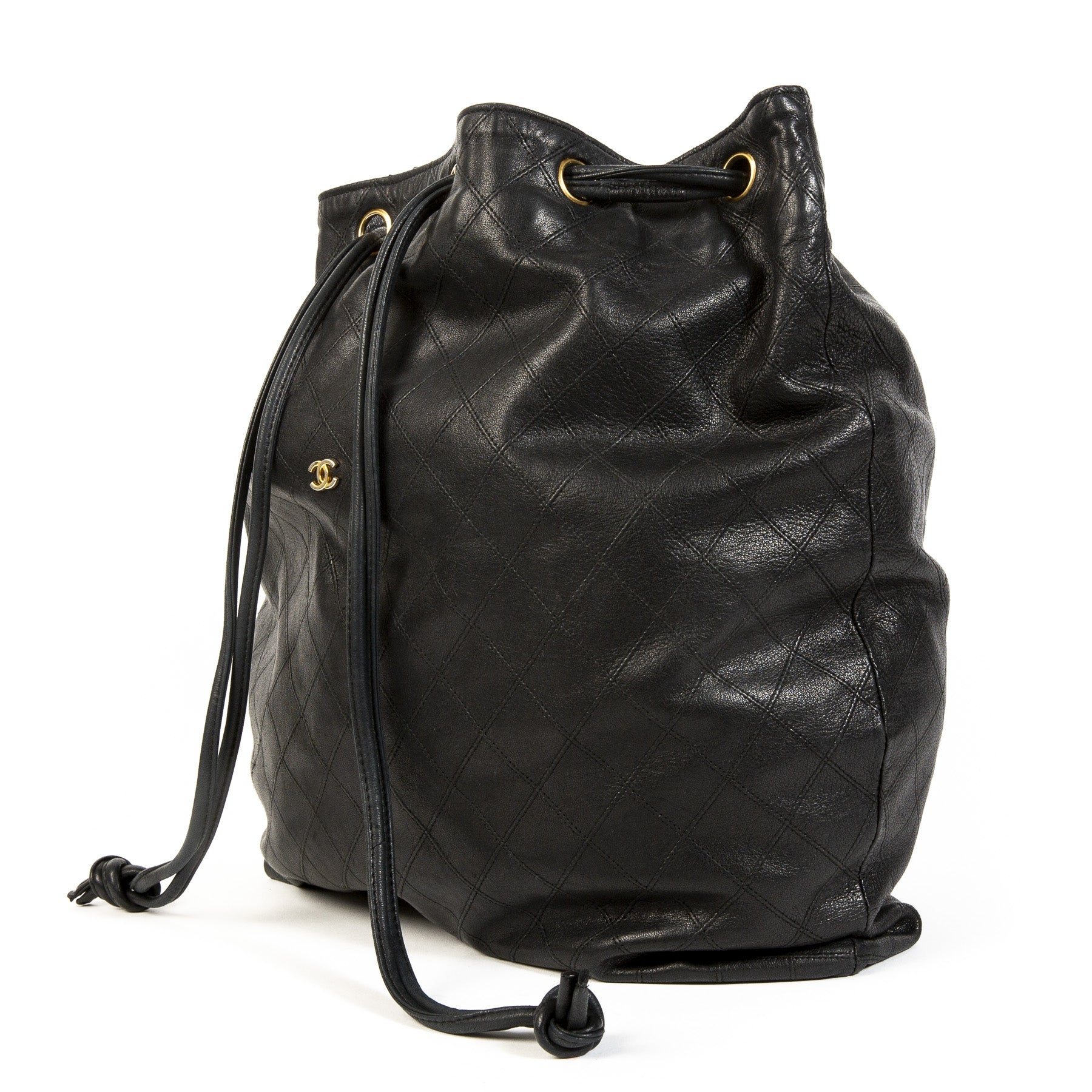 Buy secondhand Chanel handbags at Labellov.
