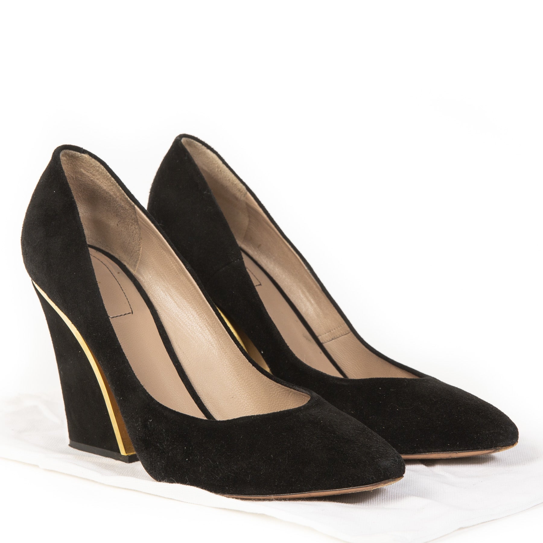 Authentieke Tweedehands Chloé Black Suede Gold-trimmed Pumps juiste prijs veilig online shoppen luxe merken webshop winkelen Antwerpen België mode fashion