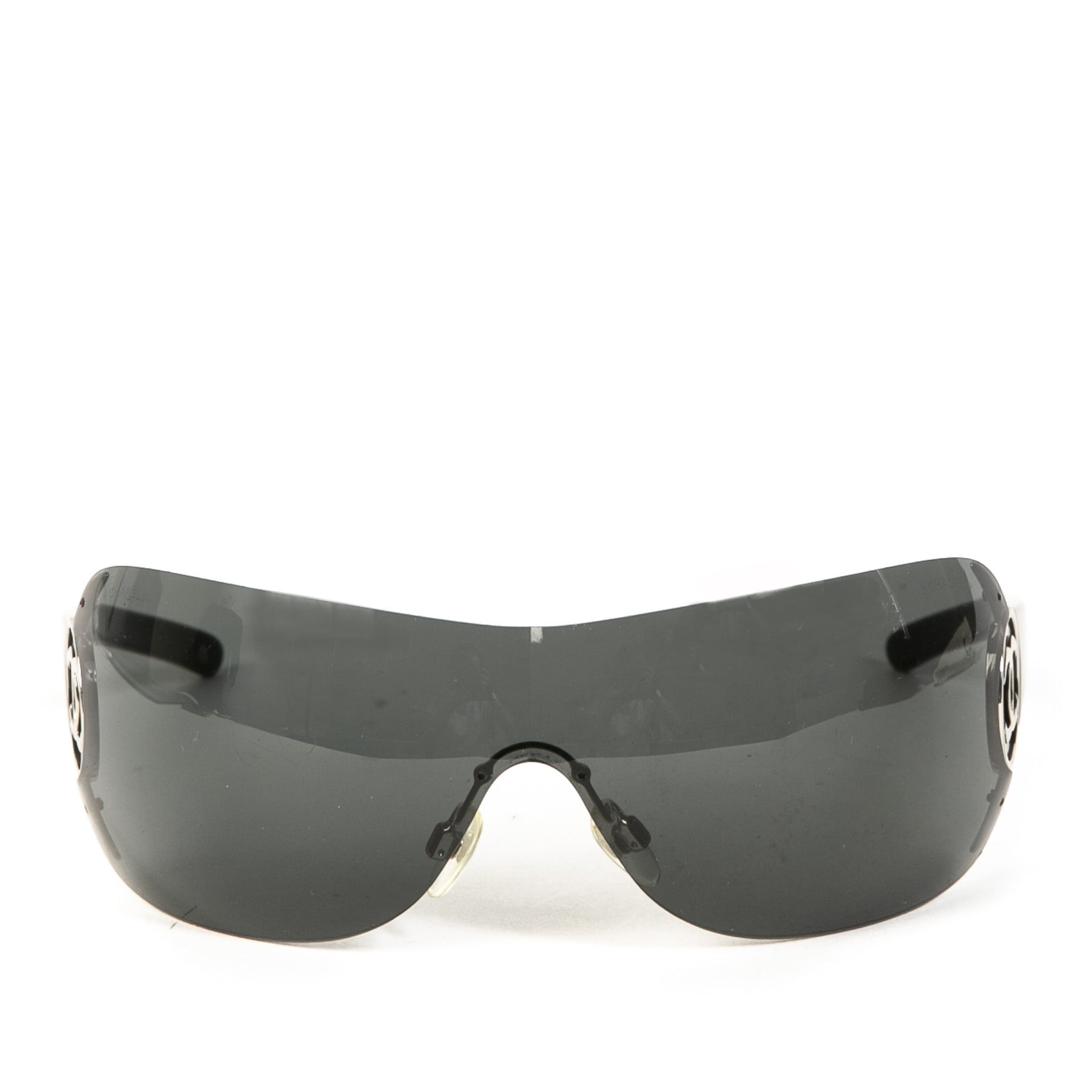 Authentieke tweedehands vintage Chanel CC Shield Sunglasses koop online webshop LabelLOV