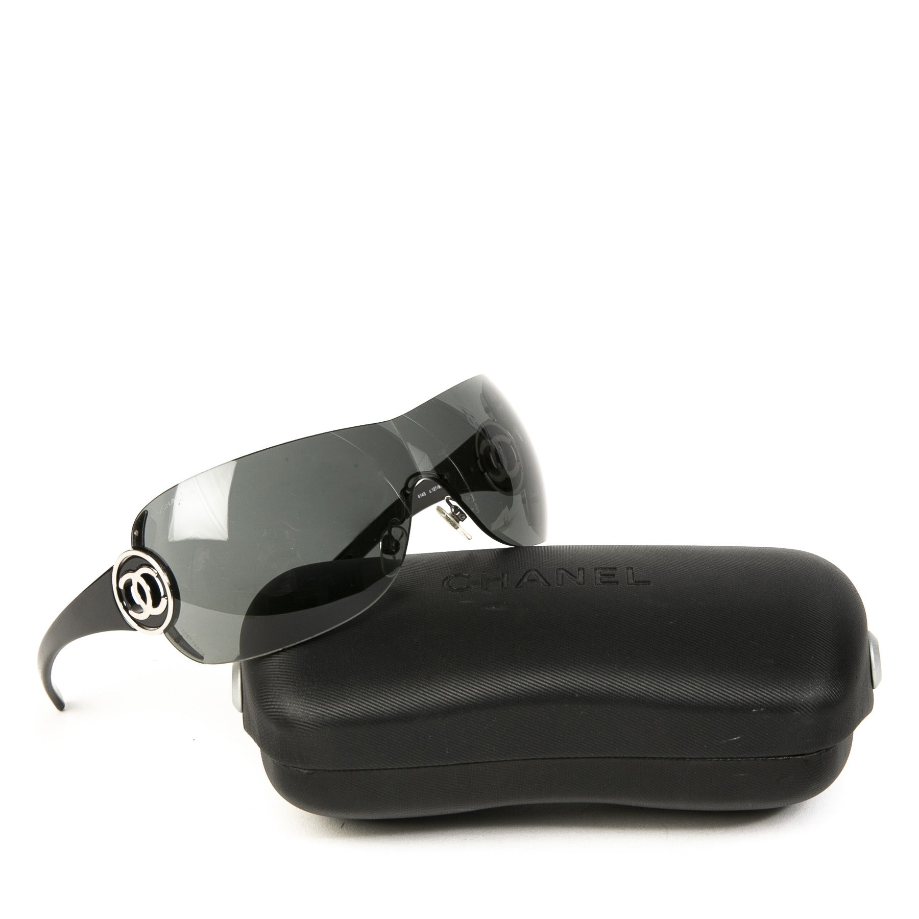 Authentique seconde main vintage Chanel CC Shield Sunglasses achète en ligne webshop LabelLOV