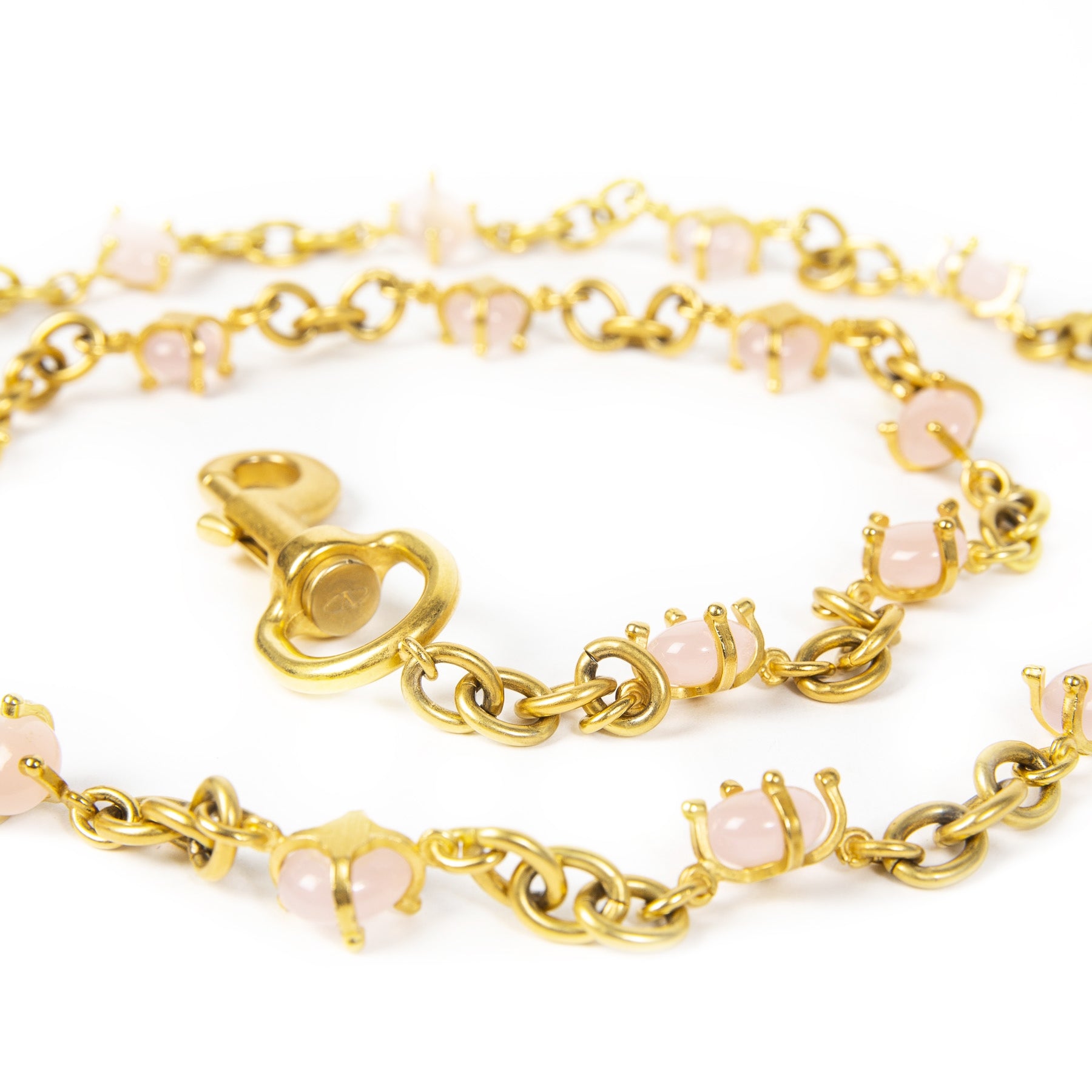 Valentino Gold Rose Quartz Strap. Buy authentic secondhand chain belt Valentino items at labellov antwerp. Veilige betaling. Koop online echte tweedehands designer items van Valentino bij labellov. Safe payment. Designer vintage.