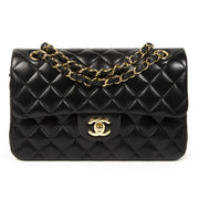 Chanel Small Black Classic Flap Bag GHW. Buy authentic secondhand chanel bag online at labellov antwerp, safe payment. Koop online tweedehands chanel classic flap bag bij labellov antwerpen, veilige betalinng. Designer vintage. Iconic chanel bag.