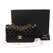 Chanel Small Black Classic Flap Bag GHW. Buy authentic secondhand chanel bag online at labellov antwerp, safe payment. Koop online tweedehands chanel classic flap bag bij labellov antwerpen, veilige betalinng. Designer vintage. Iconic chanel bag.