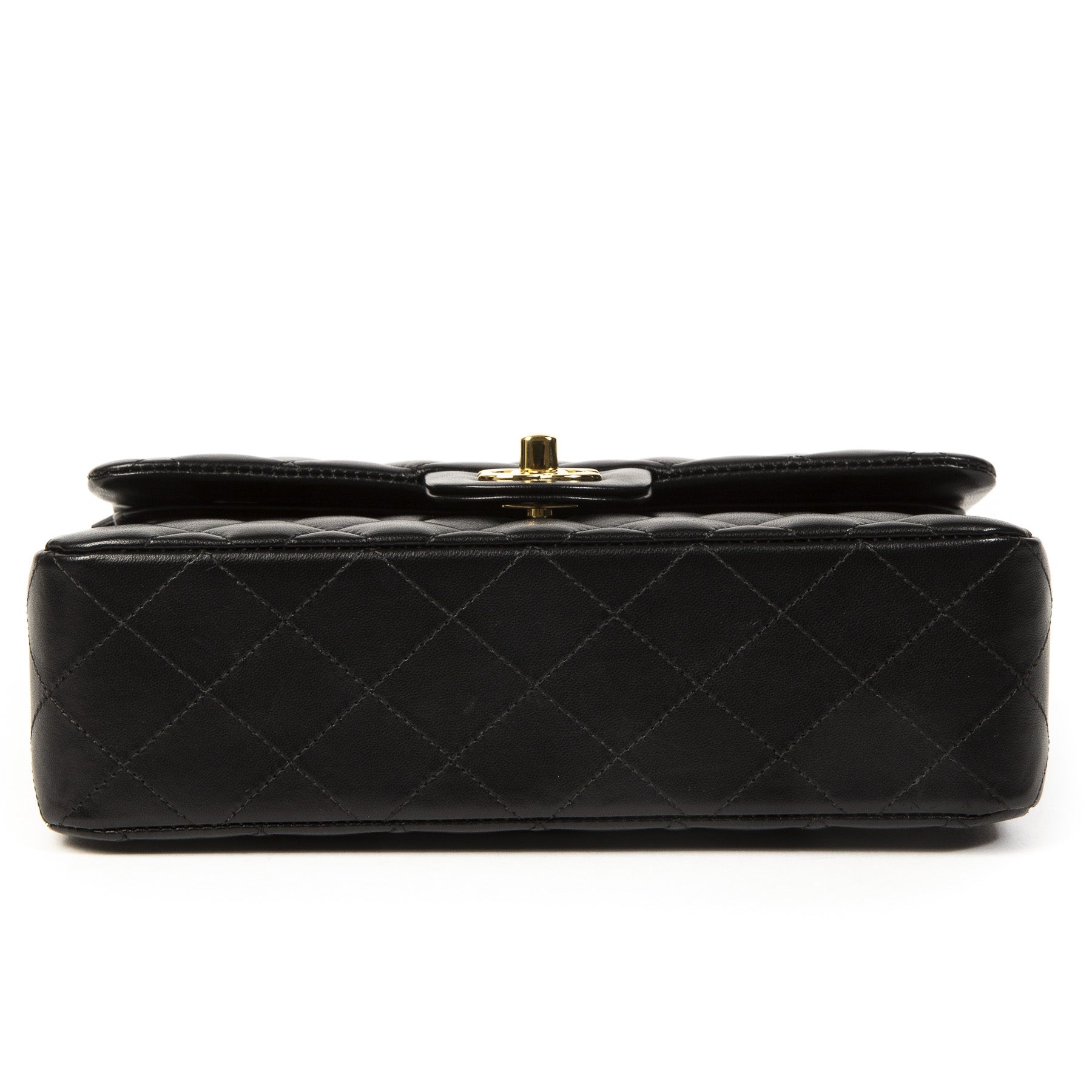 Chanel Small Black Classic Flap Bag GHW. Buy authentic secondhand chanel bag online at labellov antwerp, safe payment. Koop online tweedehands chanel classic flap bag bij labellov antwerpen, veilige betalinng. Designer vintage. Iconic chanel bag.