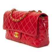 Chanel Vintage Red Medium Classic Flap Bag GHW. Buy authentic iconic secondhand chanel classic flap bag online at labellov antwerp, veilige betaling. Koop online tweedehands bij labellov een iconische chanel handtas bij labellov antwerpen.