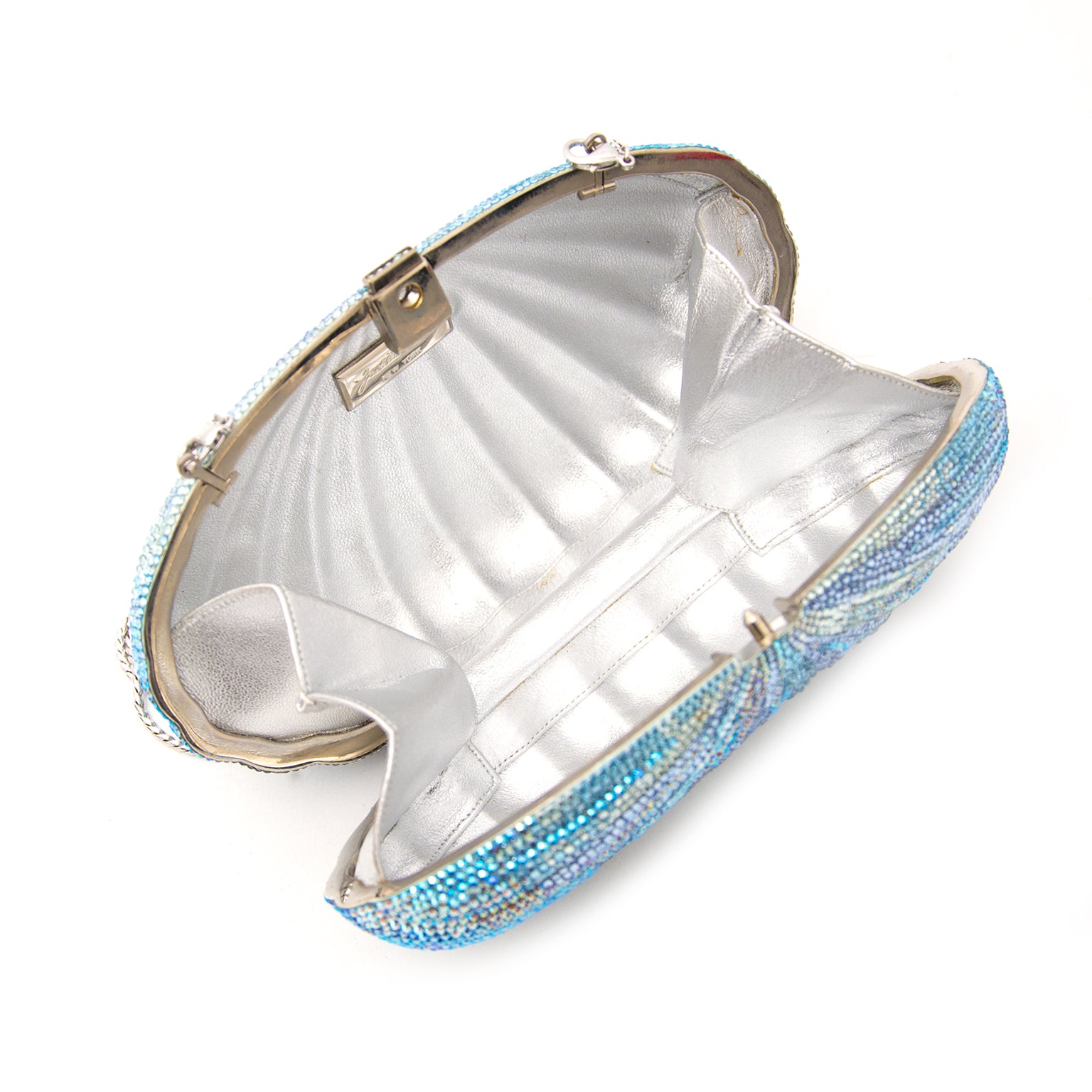 Acheter un Judith Lieber Blue Shell Clutch en ligne chez Labellov.