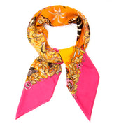 Buy Hermès Scarf at the right price at LabelLOV vintage webshop. Luxe, vintage, fashion. Safe and secure online shopping. Antwerp, Belgium.