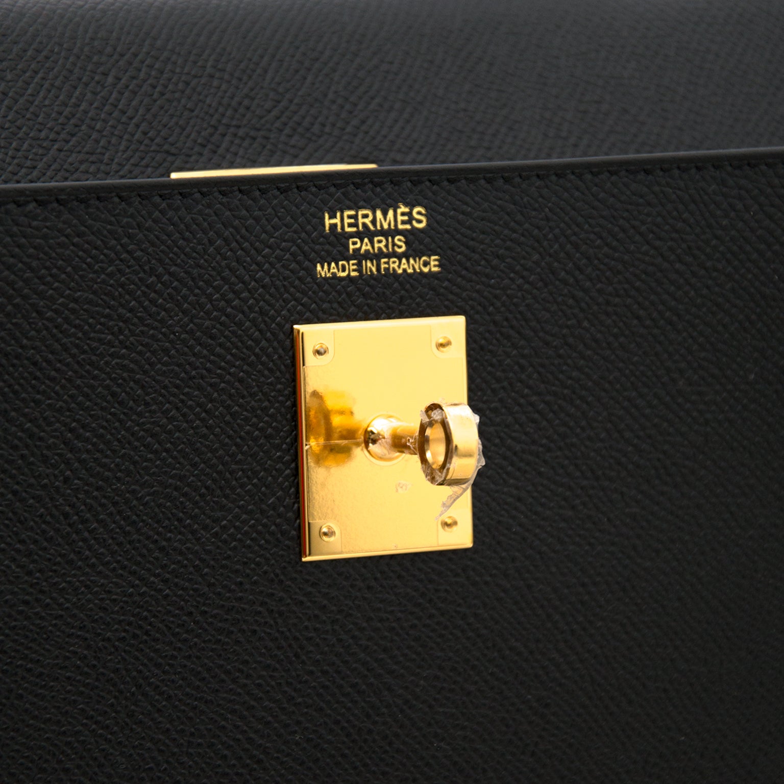 Hermes Kelly 35cm Epsom Noir now online at labellov.com. Skip the waitinglist and get your hermes bag now