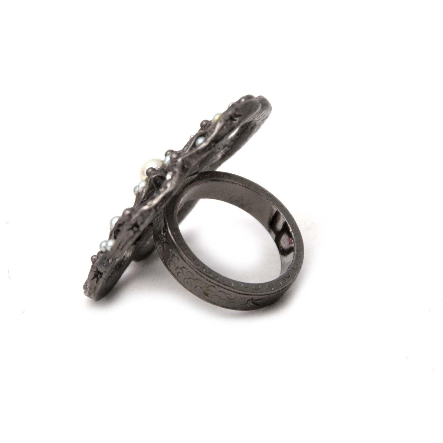 koop chanel camellia ring en betaal veillig online bij labellov