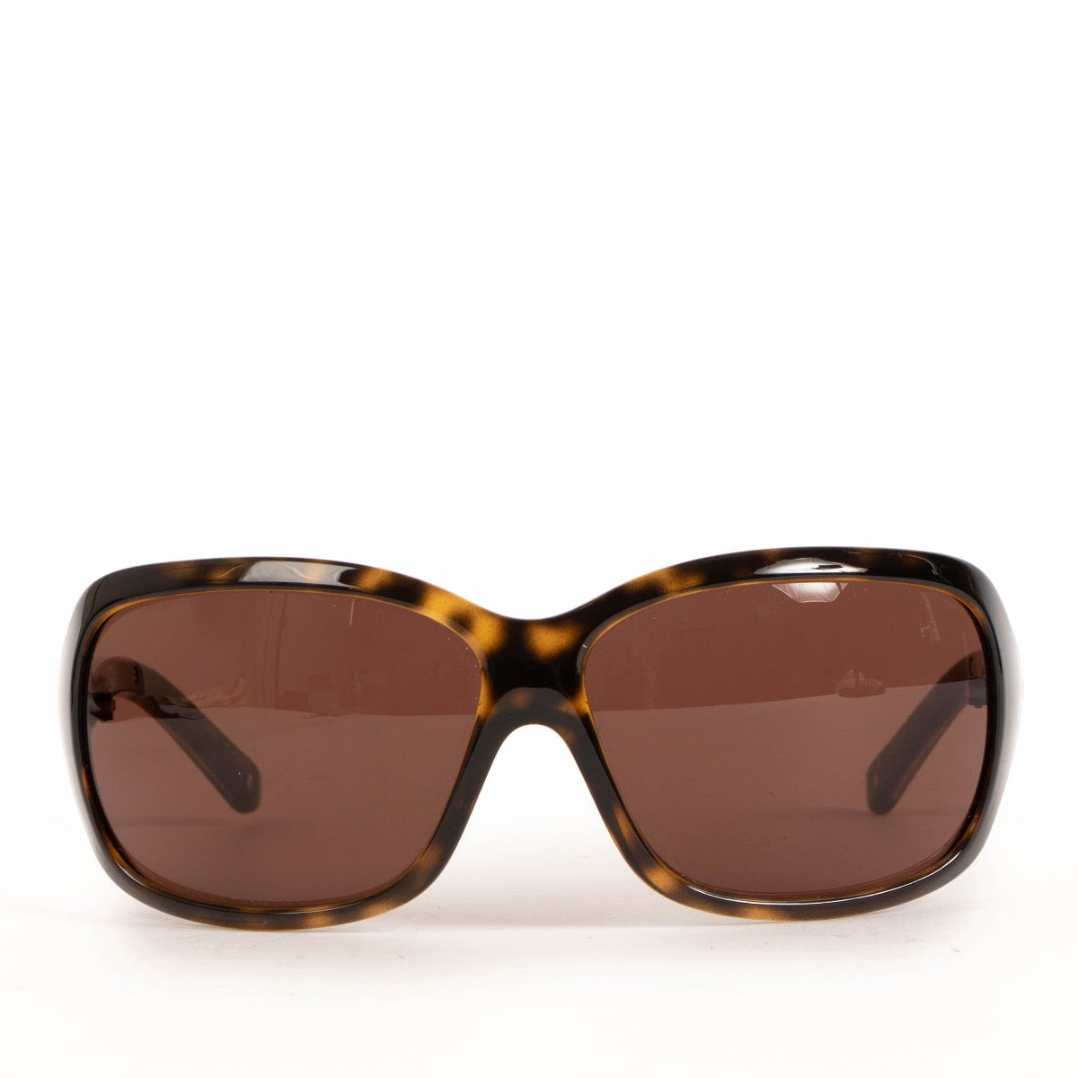 Shop safe online at Labellov in Antwerp, Brussels and Knokke these 100% authentic second hand Prada Tortoise Acetate Sunglasses