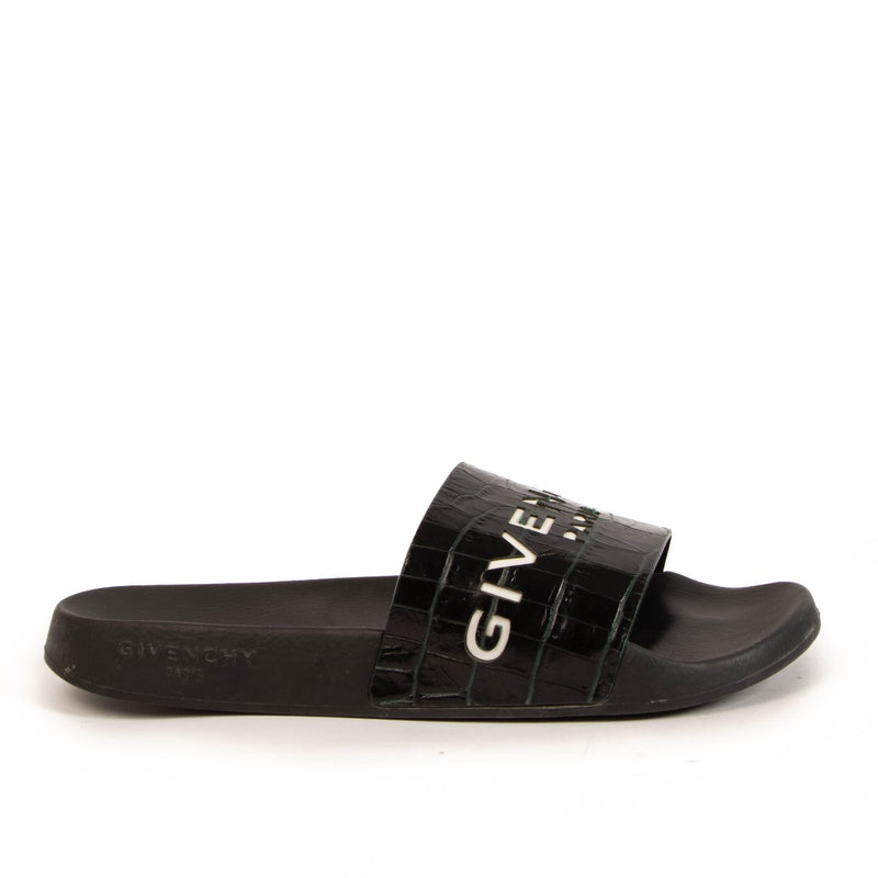 Shop safe online at Labellov in Antwerp, Brussels and Knokke these 100% authentic second hand Givenchy Black Crocodile-Embossed Slides - size 40